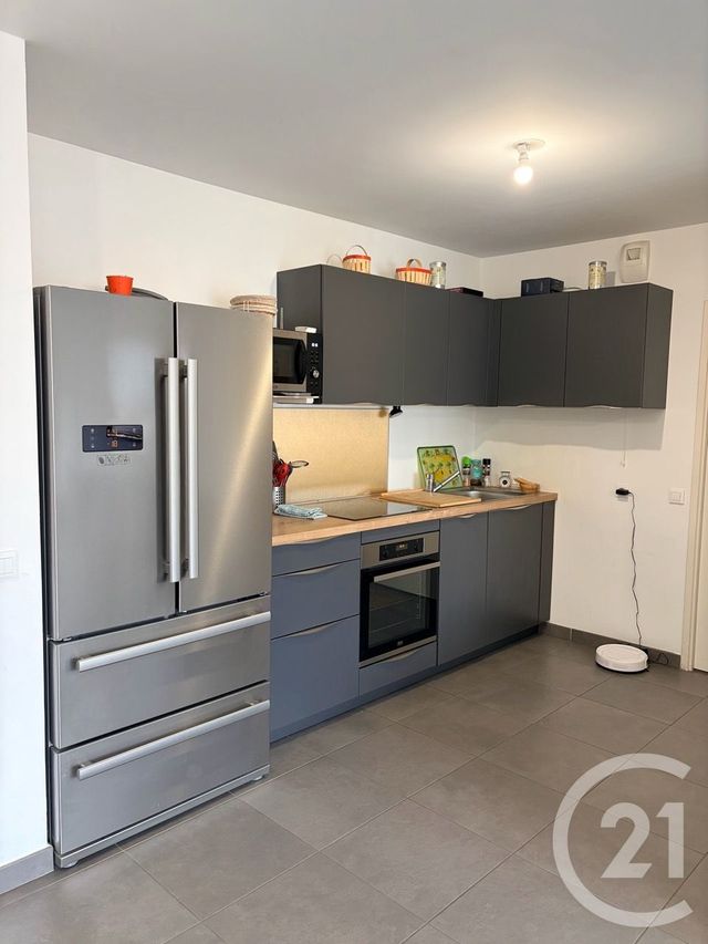 Appartement T4 à vendre - 4 pièces - 82.55 m2 - MARSEILLE - 13010 - PROVENCE-ALPES-COTE-D-AZUR - Century 21 Coeur Neuf