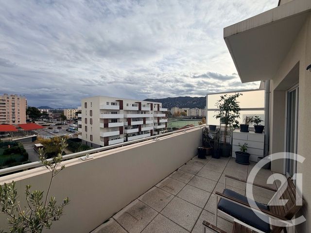 Appartement T4 à vendre - 4 pièces - 82.55 m2 - MARSEILLE - 13010 - PROVENCE-ALPES-COTE-D-AZUR - Century 21 Coeur Neuf