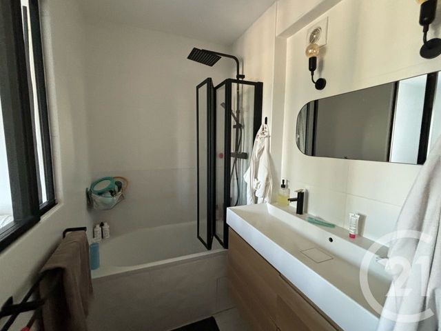 Appartement T4 à vendre - 4 pièces - 62.54 m2 - MARSEILLE - 13010 - PROVENCE-ALPES-COTE-D-AZUR - Century 21 Coeur Neuf