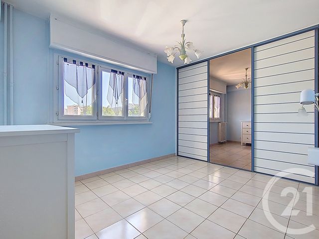 Appartement T4 à vendre - 4 pièces - 83.35 m2 - MARSEILLE - 13009 - PROVENCE-ALPES-COTE-D-AZUR - Century 21 Coeur Neuf