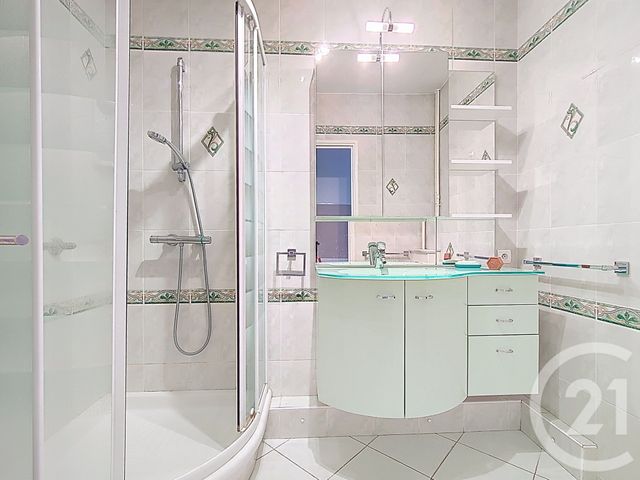 Appartement T4 à vendre - 4 pièces - 83.35 m2 - MARSEILLE - 13009 - PROVENCE-ALPES-COTE-D-AZUR - Century 21 Coeur Neuf