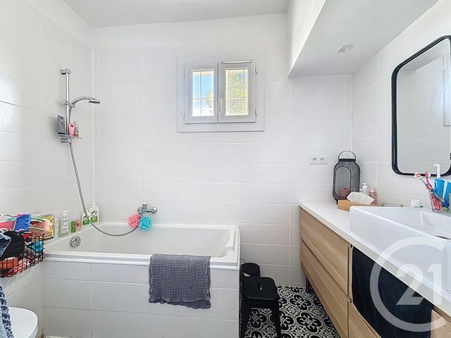 Afficher la photo en grand maison à vendre - 4 pièces - 93.17 m2 - MARSEILLE - 13009 - PROVENCE-ALPES-COTE-D-AZUR - Century 21 Coeur Neuf