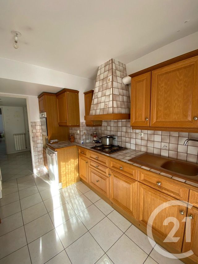 Afficher la photo en grand Appartement T4 à louer - 4 pièces - 84.6 m2 - MARSEILLE - 13009 - PROVENCE-ALPES-COTE-D-AZUR - Century 21 Coeur Neuf
