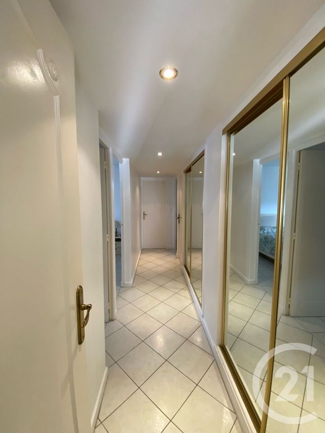 Afficher la photo en grand Appartement T4 à louer - 4 pièces - 84.6 m2 - MARSEILLE - 13009 - PROVENCE-ALPES-COTE-D-AZUR - Century 21 Coeur Neuf