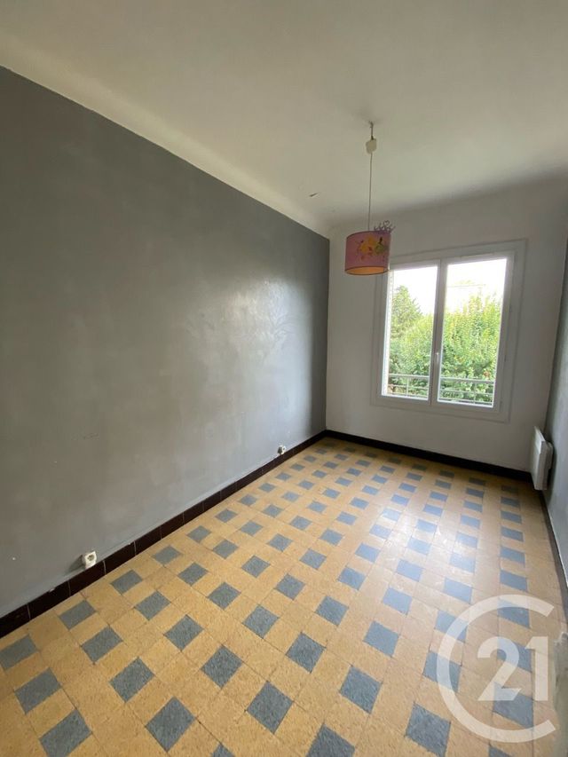 Afficher la photo en grand Appartement T4 à vendre - 4 pièces - 75.8 m2 - MARSEILLE - 13009 - PROVENCE-ALPES-COTE-D-AZUR - Century 21 Coeur Neuf
