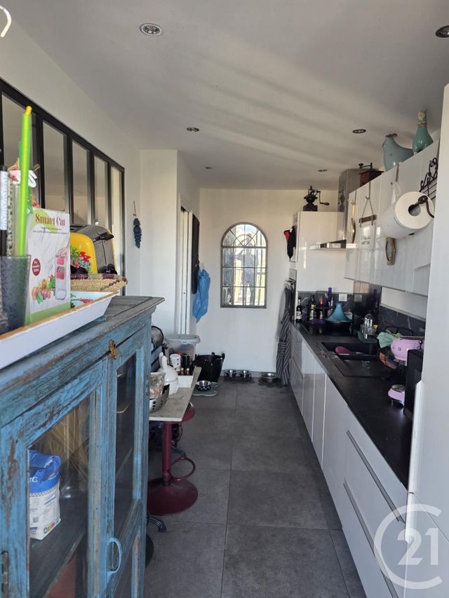 Appartement T4 à vendre - 3 pièces - 88.0 m2 - MARSEILLE - 13009 - PROVENCE-ALPES-COTE-D-AZUR - Century 21 Coeur Neuf