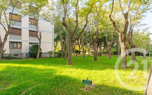 Appartement T3 à vendre - 4 pièces - 81.09 m2 - MARSEILLE - 13009 - PROVENCE-ALPES-COTE-D-AZUR - Century 21 Coeur Neuf