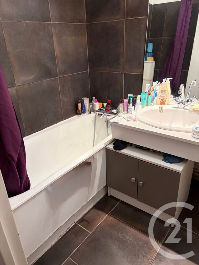 Appartement T1 à vendre - 1 pièce - 28.0 m2 - MARSEILLE - 13009 - PROVENCE-ALPES-COTE-D-AZUR - Century 21 Coeur Neuf