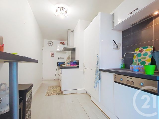 Appartement T3 à vendre - 3 pièces - 74.07 m2 - MARSEILLE - 13009 - PROVENCE-ALPES-COTE-D-AZUR - Century 21 Coeur Neuf