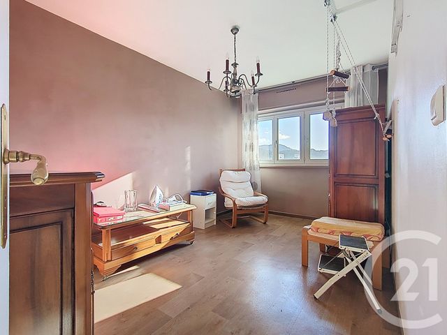 Appartement T3 à vendre - 3 pièces - 74.07 m2 - MARSEILLE - 13009 - PROVENCE-ALPES-COTE-D-AZUR - Century 21 Coeur Neuf