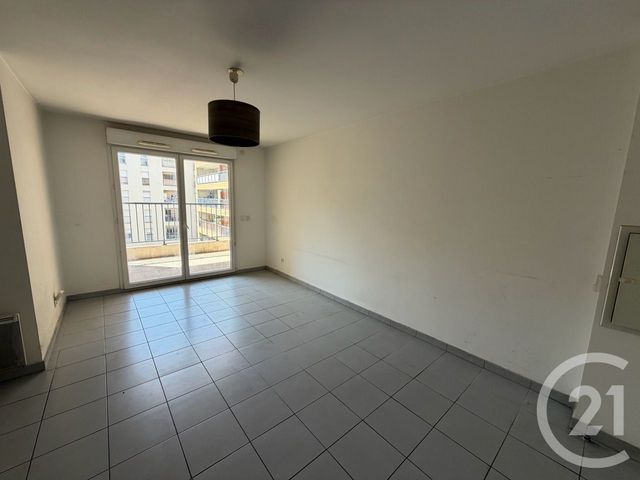 Appartement T3 à vendre - 3 pièces - 65.0 m2 - MARSEILLE - 13010 - PROVENCE-ALPES-COTE-D-AZUR - Century 21 Coeur Neuf