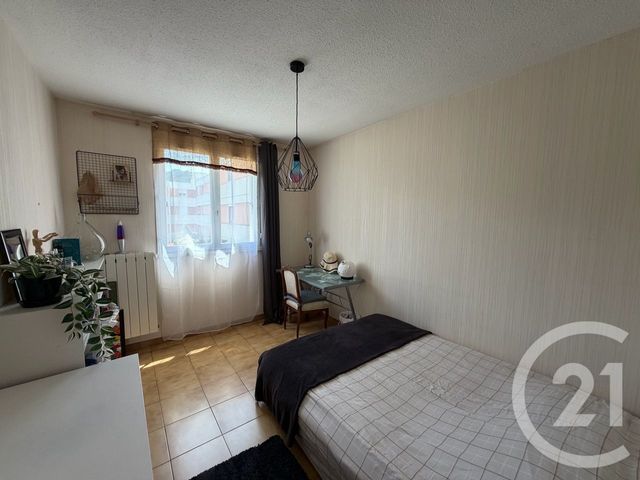 Appartement T4 à vendre - 4 pièces - 75.74 m2 - MARSEILLE - 13009 - PROVENCE-ALPES-COTE-D-AZUR - Century 21 Coeur Neuf