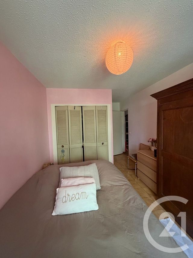Appartement T4 à vendre - 4 pièces - 75.74 m2 - MARSEILLE - 13009 - PROVENCE-ALPES-COTE-D-AZUR - Century 21 Coeur Neuf