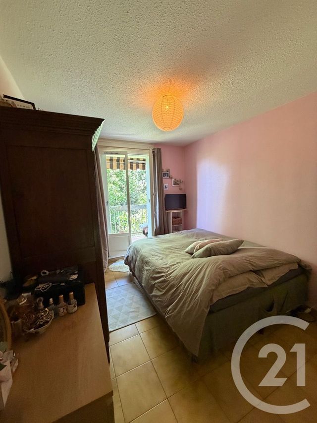 Appartement T4 à vendre - 4 pièces - 75.74 m2 - MARSEILLE - 13009 - PROVENCE-ALPES-COTE-D-AZUR - Century 21 Coeur Neuf