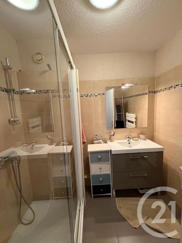 Appartement T4 à vendre - 4 pièces - 75.74 m2 - MARSEILLE - 13009 - PROVENCE-ALPES-COTE-D-AZUR - Century 21 Coeur Neuf