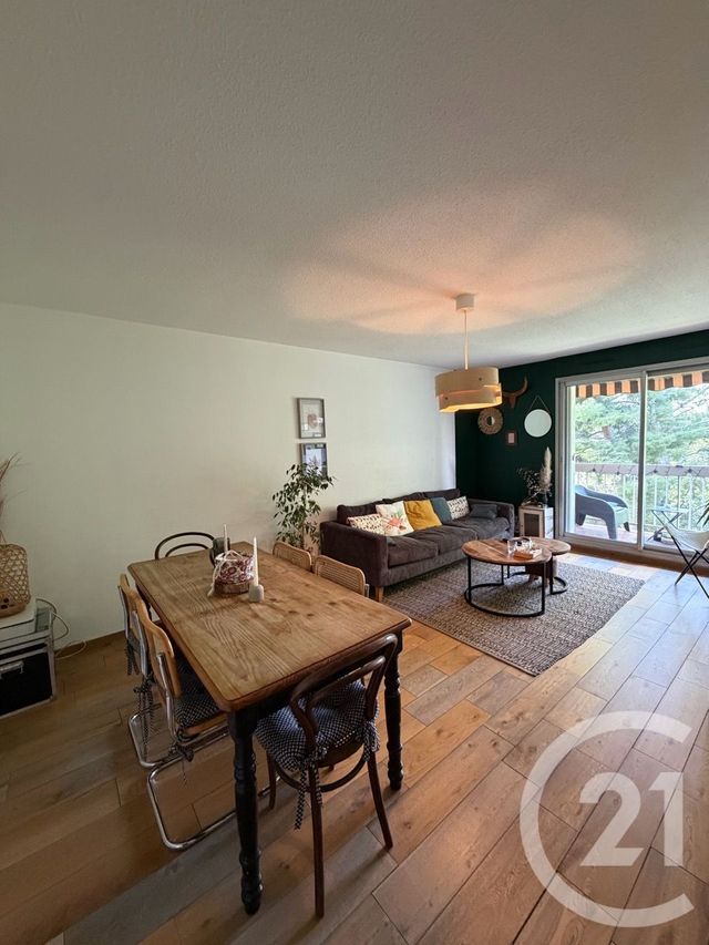 Appartement T4 à vendre - 4 pièces - 75.74 m2 - MARSEILLE - 13009 - PROVENCE-ALPES-COTE-D-AZUR - Century 21 Coeur Neuf