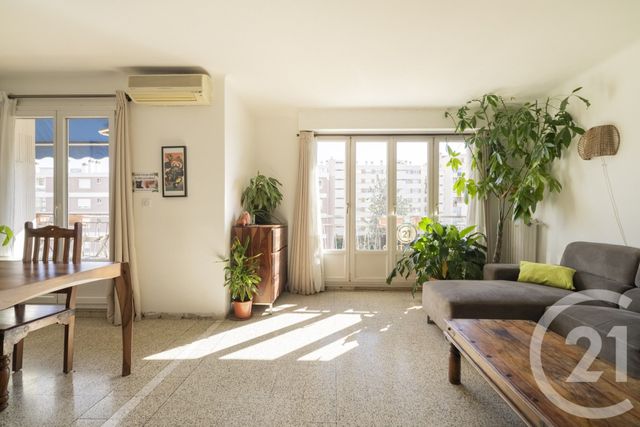 Appartement T3 à vendre - 3 pièces - 68.65 m2 - MARSEILLE - 13009 - PROVENCE-ALPES-COTE-D-AZUR - Century 21 Coeur Neuf