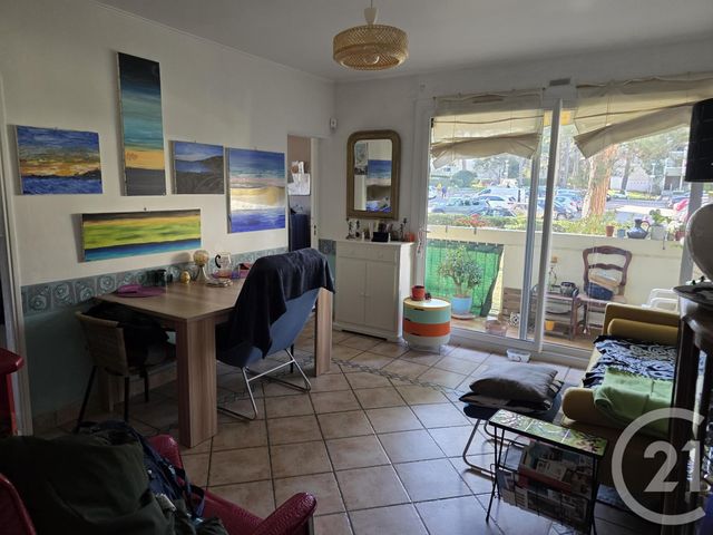 Appartement à vendre - 3 pièces - 58.0 m2 - MARSEILLE - 13008 - PROVENCE-ALPES-COTE-D-AZUR - Century 21 Coeur Neuf