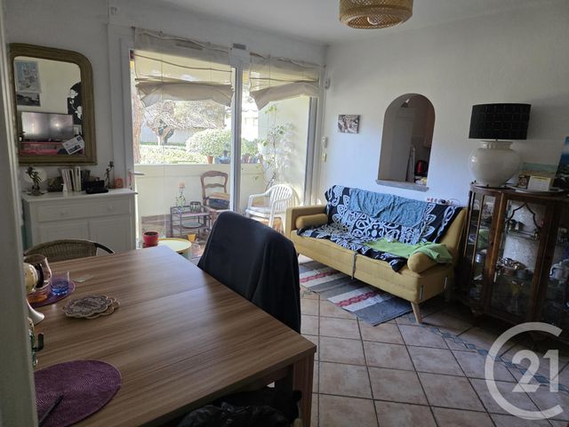 Appartement à vendre - 3 pièces - 58.0 m2 - MARSEILLE - 13008 - PROVENCE-ALPES-COTE-D-AZUR - Century 21 Coeur Neuf