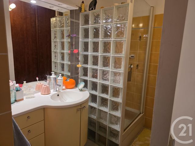 Appartement à vendre - 3 pièces - 58.0 m2 - MARSEILLE - 13008 - PROVENCE-ALPES-COTE-D-AZUR - Century 21 Coeur Neuf