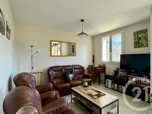 Appartement T3 à vendre - 3 pièces - 65.16 m2 - MARSEILLE - 13009 - PROVENCE-ALPES-COTE-D-AZUR - Century 21 Coeur Neuf