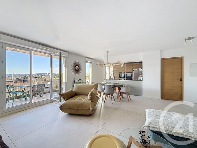 Appartement T5 à vendre - 5 pièces - 112.03 m2 - MARSEILLE - 13009 - PROVENCE-ALPES-COTE-D-AZUR - Century 21 Coeur Neuf