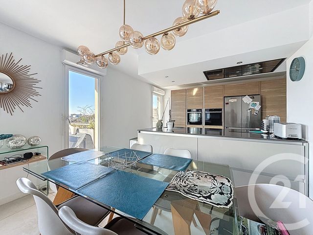 Appartement T5 à vendre - 5 pièces - 112.03 m2 - MARSEILLE - 13009 - PROVENCE-ALPES-COTE-D-AZUR - Century 21 Coeur Neuf