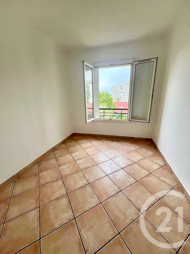 Appartement T3 à vendre - 3 pièces - 55.04 m2 - MARSEILLE - 13009 - PROVENCE-ALPES-COTE-D-AZUR - Century 21 Coeur Neuf
