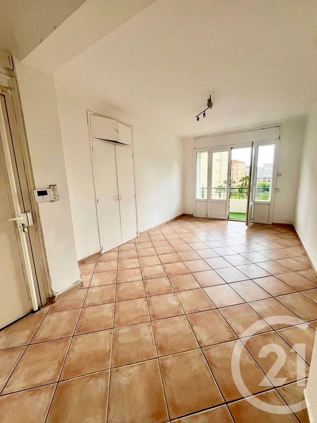Appartement T3 à vendre - 3 pièces - 55.04 m2 - MARSEILLE - 13009 - PROVENCE-ALPES-COTE-D-AZUR - Century 21 Coeur Neuf