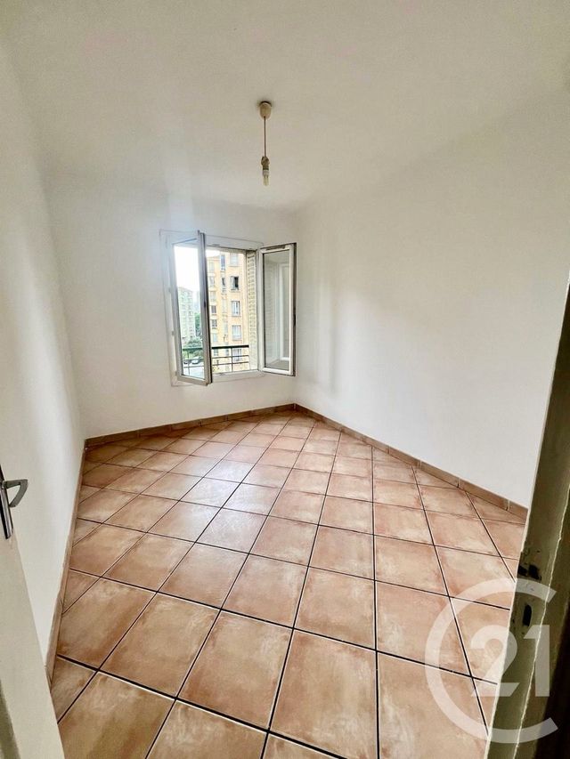 Appartement T3 à vendre - 3 pièces - 55.04 m2 - MARSEILLE - 13009 - PROVENCE-ALPES-COTE-D-AZUR - Century 21 Coeur Neuf