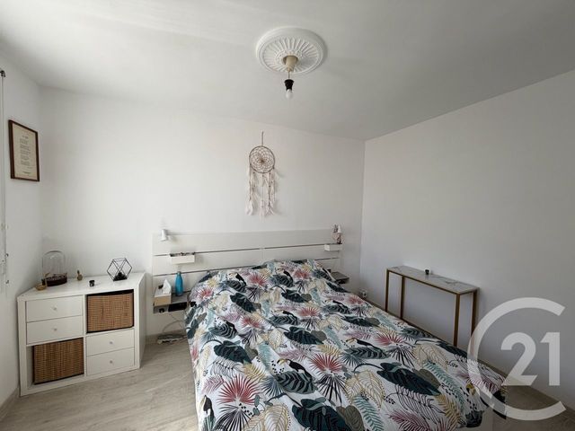 Appartement T3 à vendre - 3 pièces - 54.62 m2 - MARSEILLE - 13009 - PROVENCE-ALPES-COTE-D-AZUR - Century 21 Coeur Neuf