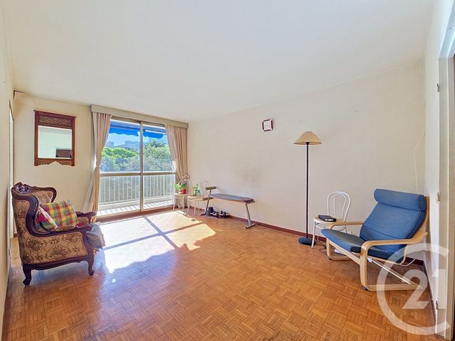 Appartement T3 à vendre - 3 pièces - 81.87 m2 - MARSEILLE - 13009 - PROVENCE-ALPES-COTE-D-AZUR - Century 21 Coeur Neuf