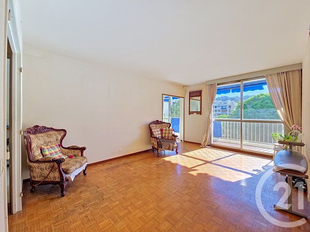 Appartement T3 à vendre - 3 pièces - 81.87 m2 - MARSEILLE - 13009 - PROVENCE-ALPES-COTE-D-AZUR - Century 21 Coeur Neuf