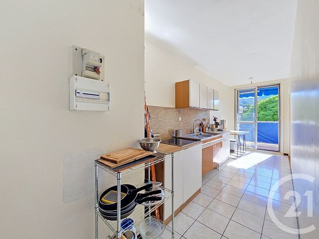 Appartement T3 à vendre - 3 pièces - 81.87 m2 - MARSEILLE - 13009 - PROVENCE-ALPES-COTE-D-AZUR - Century 21 Coeur Neuf
