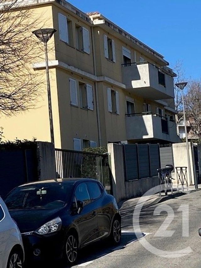 Appartement T3 à vendre - 3 pièces - 55.5 m2 - MARSEILLE - 13009 - PROVENCE-ALPES-COTE-D-AZUR - Century 21 Coeur Neuf