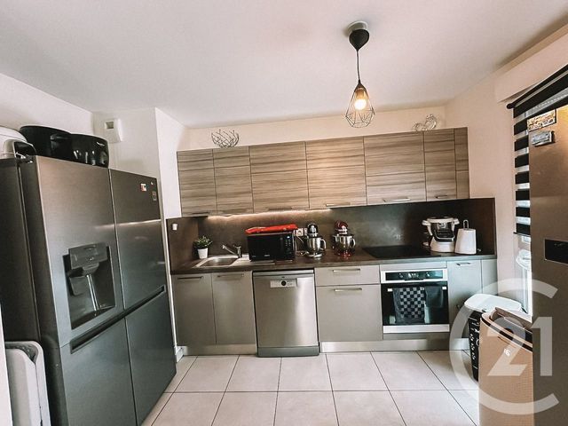 Appartement F3 à vendre - 3 pièces - 62.83 m2 - MARSEILLE - 13009 - PROVENCE-ALPES-COTE-D-AZUR - Century 21 Coeur Neuf