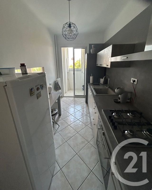Appartement T3 à vendre - 3 pièces - 61.88 m2 - MARSEILLE - 13010 - PROVENCE-ALPES-COTE-D-AZUR - Century 21 Coeur Neuf