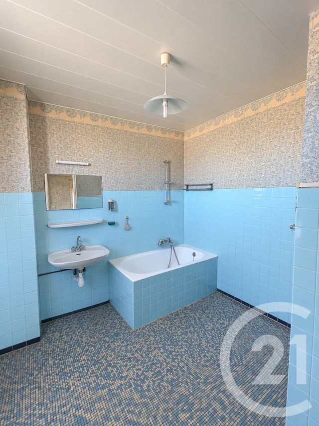 Appartement T4 à vendre - 4 pièces - 114.71 m2 - MARSEILLE - 13009 - PROVENCE-ALPES-COTE-D-AZUR - Century 21 Coeur Neuf