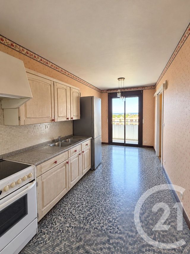 Appartement T4 à vendre - 4 pièces - 114.71 m2 - MARSEILLE - 13009 - PROVENCE-ALPES-COTE-D-AZUR - Century 21 Coeur Neuf