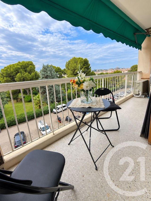 Appartement T4 à vendre - 4 pièces - 75.0 m2 - MARSEILLE - 13010 - PROVENCE-ALPES-COTE-D-AZUR - Century 21 Coeur Neuf