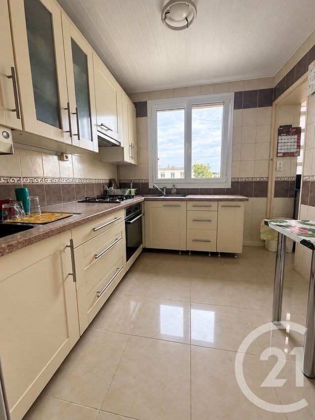 Appartement T4 à vendre - 4 pièces - 75.0 m2 - MARSEILLE - 13010 - PROVENCE-ALPES-COTE-D-AZUR - Century 21 Coeur Neuf