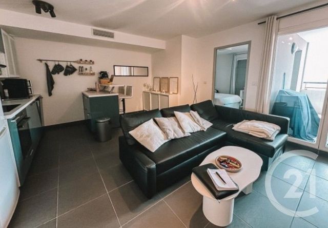Appartement F2 à louer - 2 pièces - 45.5 m2 - MARSEILLE - 13009 - PROVENCE-ALPES-COTE-D-AZUR - Century 21 Coeur Neuf