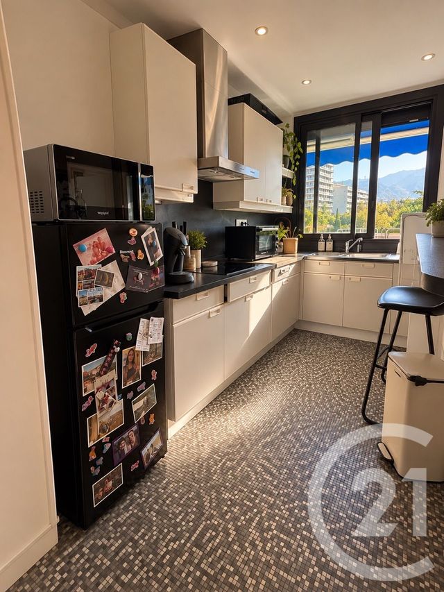 Appartement T2 à louer - 2 pièces - 39.51 m2 - MARSEILLE - 13009 - PROVENCE-ALPES-COTE-D-AZUR - Century 21 Coeur Neuf