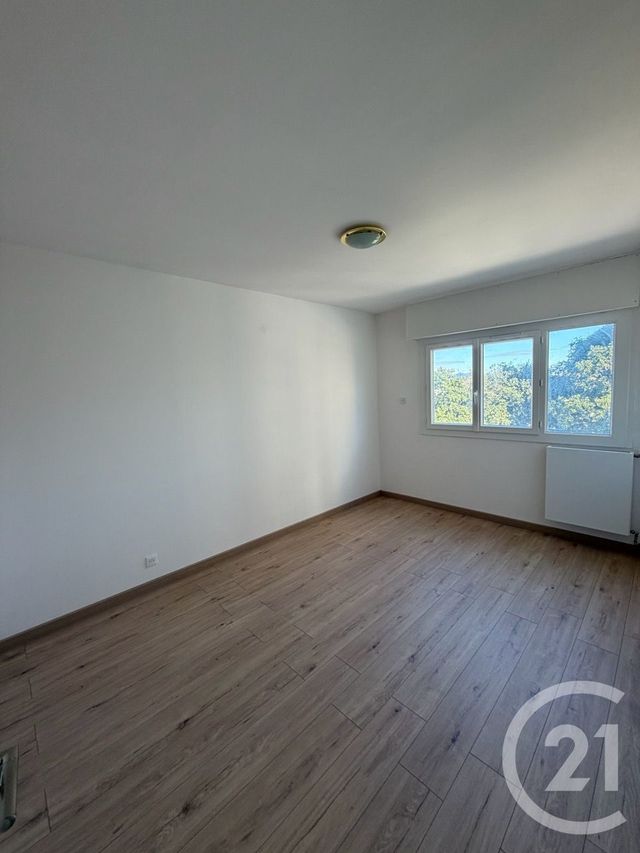Appartement T4 à louer - 4 pièces - 90.87 m2 - MARSEILLE - 13009 - PROVENCE-ALPES-COTE-D-AZUR - Century 21 Coeur Neuf