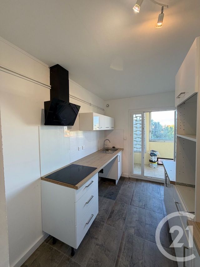 Appartement T4 à louer - 4 pièces - 90.87 m2 - MARSEILLE - 13009 - PROVENCE-ALPES-COTE-D-AZUR - Century 21 Coeur Neuf