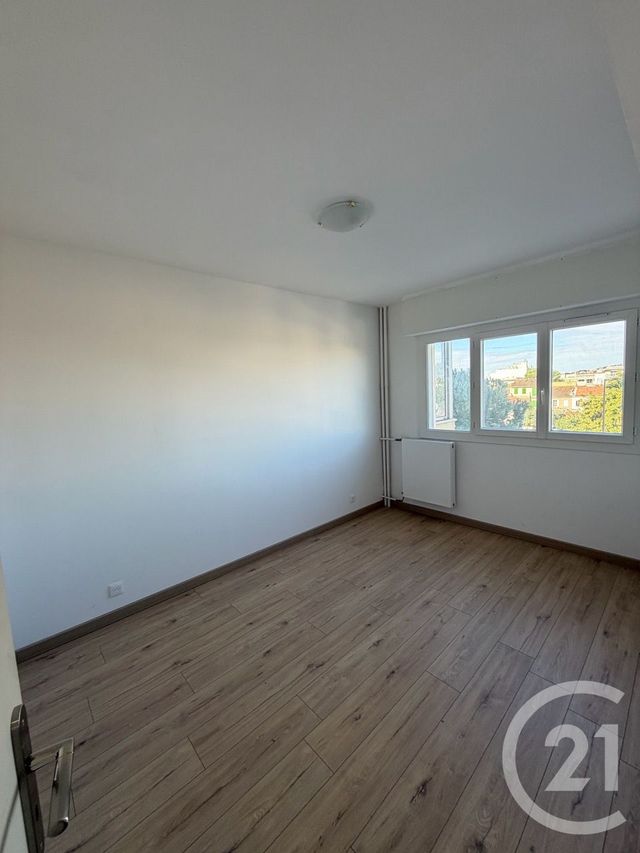Appartement T4 à louer - 4 pièces - 90.87 m2 - MARSEILLE - 13009 - PROVENCE-ALPES-COTE-D-AZUR - Century 21 Coeur Neuf